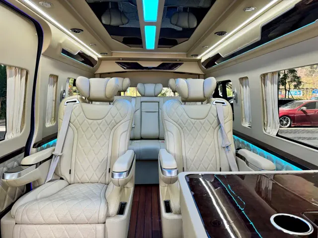 Toyota HIACE — Фото автомобиля 12