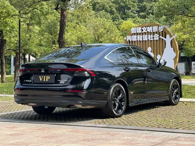 Honda Accord — Фото автомобиля 19