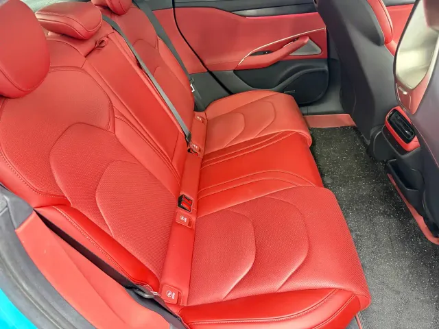 Xiaomi SU7 — Фото автомобиля 8
