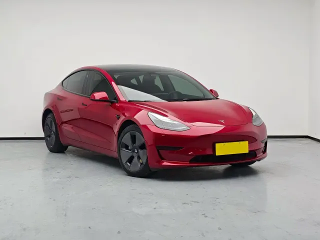 Tesla Model 3 — Фото автомобиля 3