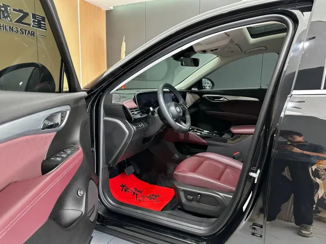 Buick Envision Plus — Фото автомобиля 9
