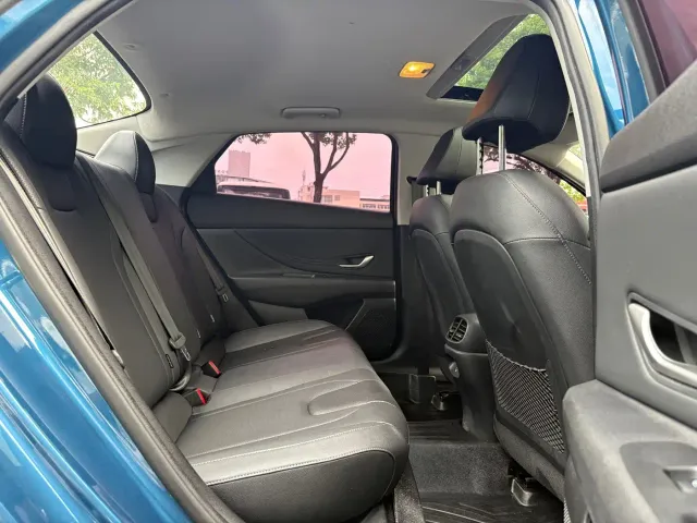 Hyundai Elantra — Фото автомобиля 8