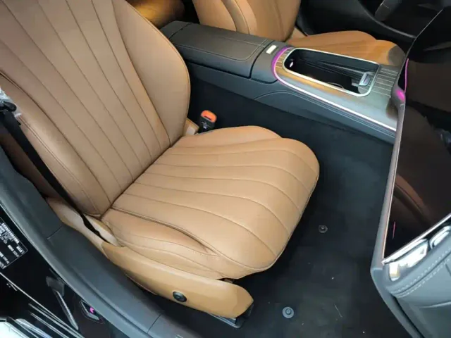 Mercedes-Benz E-Class — Фото автомобиля 24
