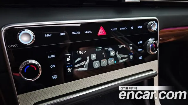 Genesis GV80 — Фото автомобиля 15