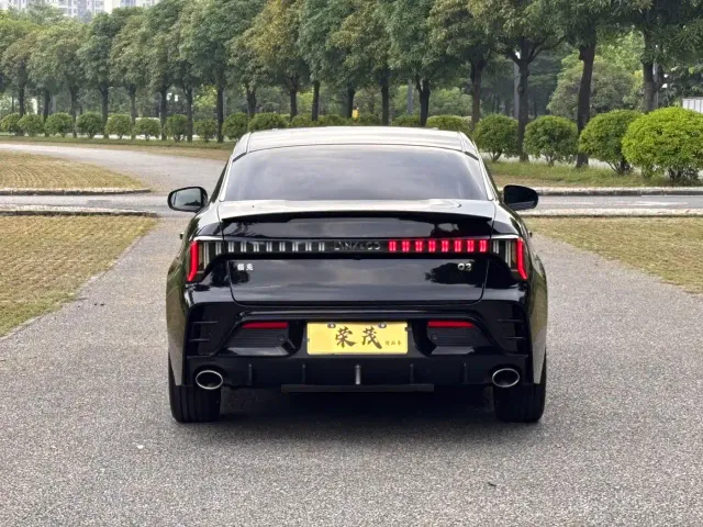 Lynk & Co 03 — Фото автомобиля 5