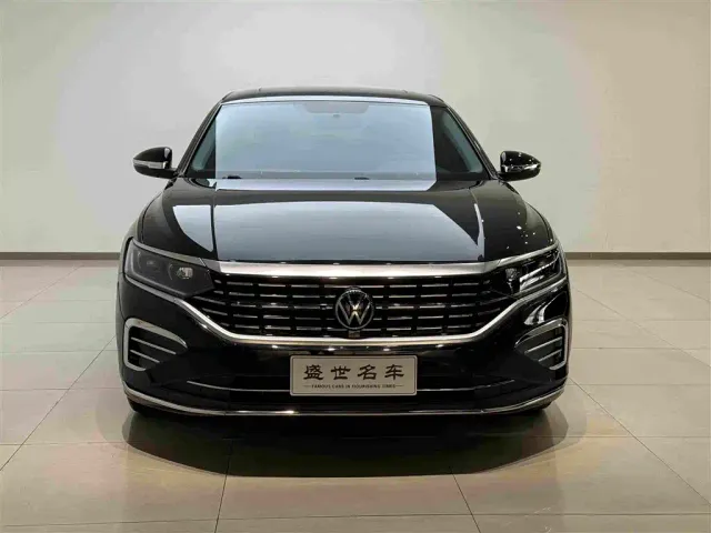 Volkswagen Passat — Фото автомобиля 2