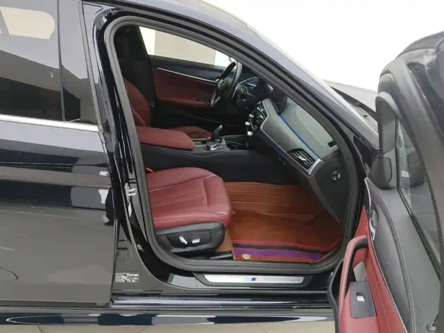 BMW 5 Series — Фото автомобиля 8