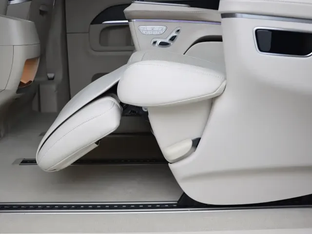 Mercedes-Benz V-Class — Фото автомобиля 16