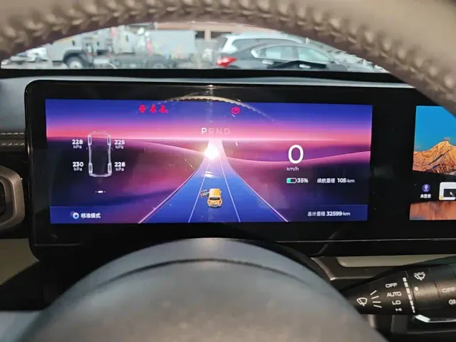 Baojun Yep — Фото автомобиля 11