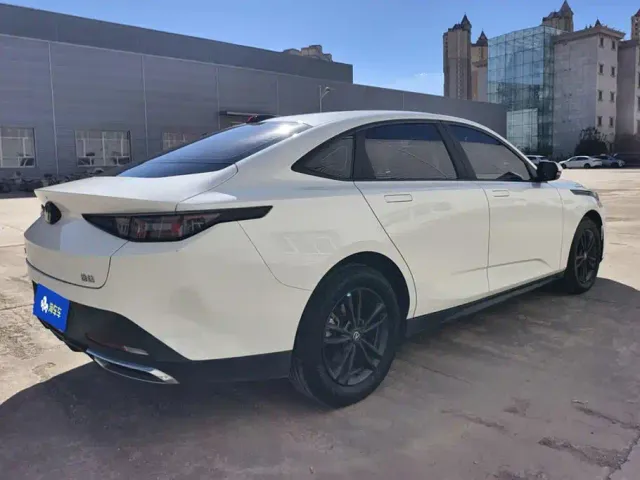 Changan Lamore — Фото автомобиля 3
