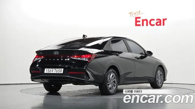 Hyundai Avante CN7 — Фото автомобиля 2