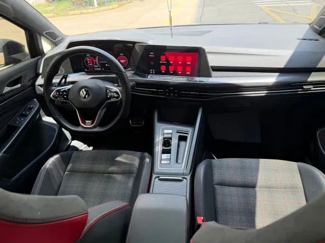 Volkswagen Golf GTI — Фото автомобиля 9