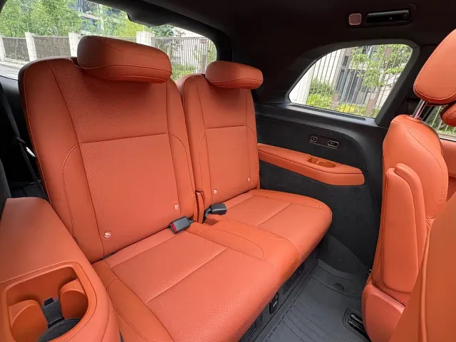 Li Auto L9 — Фото автомобиля 6