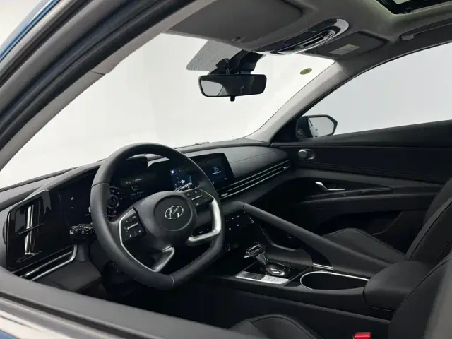 Hyundai Elantra — Фото автомобиля 15