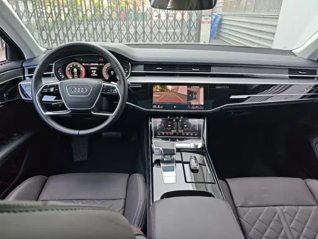 Audi A8 — Фото автомобиля 9
