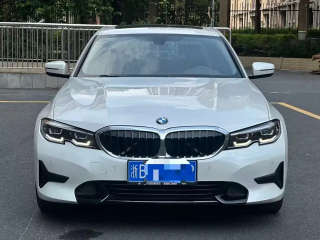 BMW 3 Series — Фото автомобиля 2