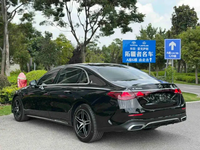 Mercedes-Benz E-Class — Фото автомобиля 9