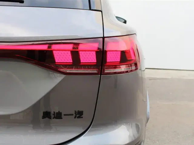 Audi Audi Q6L e-tron 2025 Model Pioneer Edition — Фото автомобиля 12