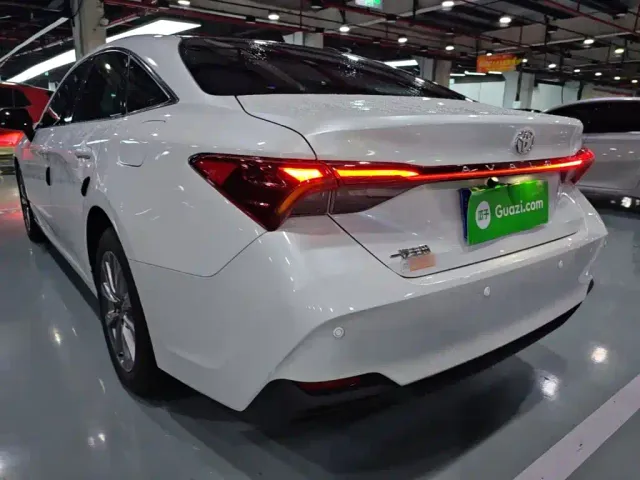 Toyota Avalon — Фото автомобиля 4