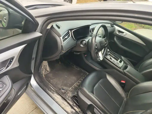 Roewe i6 MAX EV — Фото автомобиля 15