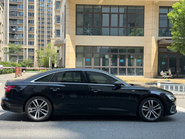 Audi A6L — Фото автомобиля 14