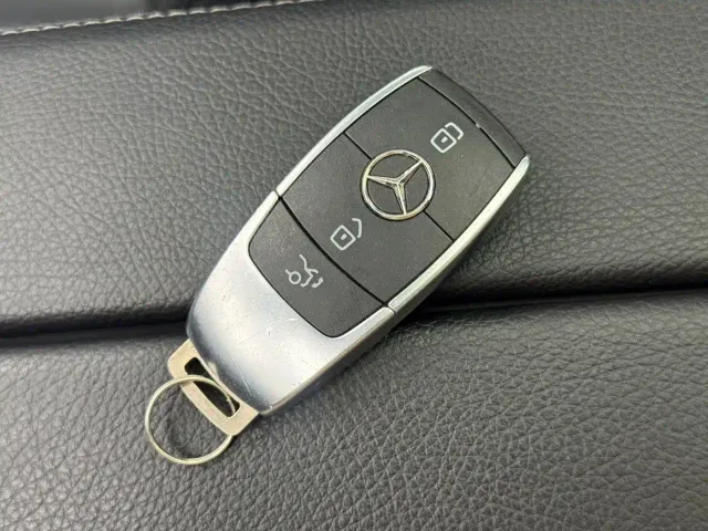 Mercedes-Benz EQA — Фото автомобиля 13