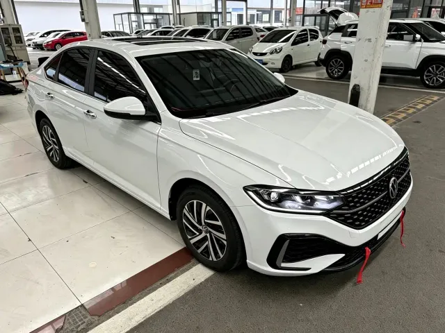 Volkswagen Lavida — Фото автомобиля 3