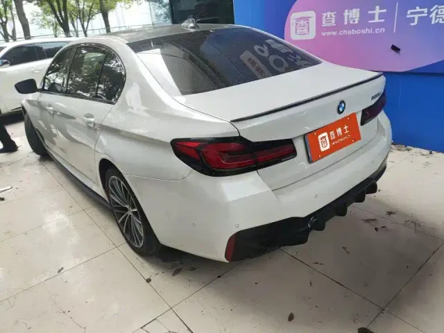 BMW BMW 5 Series 2022 530Li Leading M Sport Package — Фото автомобиля 4