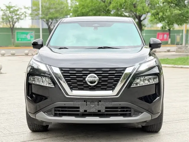 Nissan X-Trail — Фото автомобиля 2