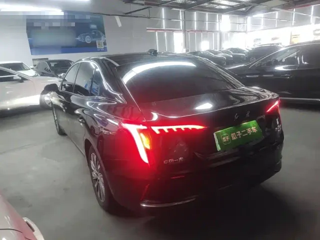 Hongqi E-QM5 — Фото автомобиля 4