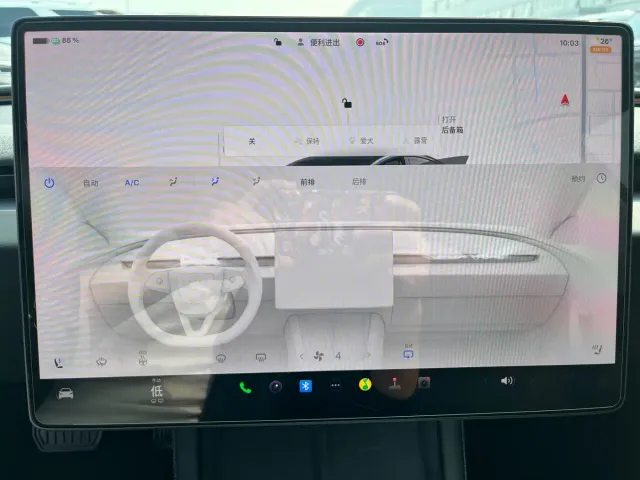 Tesla Model 3 — Фото автомобиля 11
