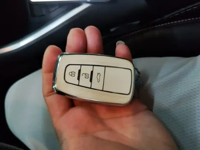 Toyota RAV4 — Фото автомобиля 8