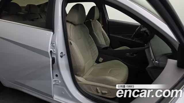 Hyundai Avante — Фото автомобиля 12