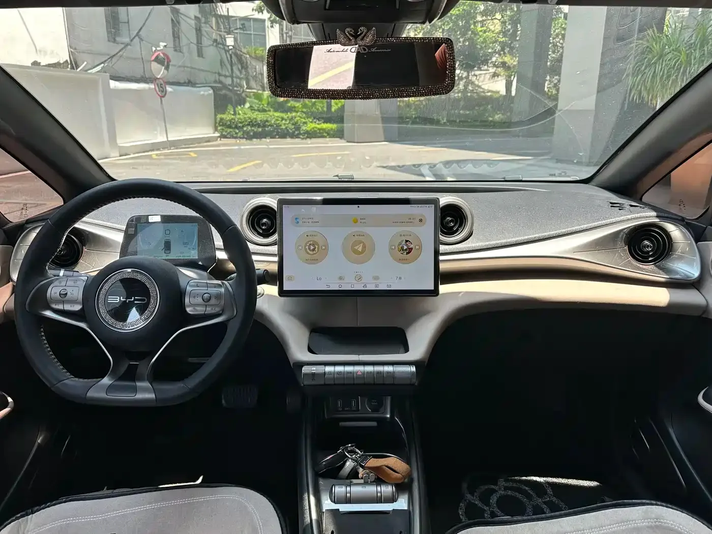 BYD Dolphin 2021 Model 405km Fashion Edition — Фото автомобиля 7