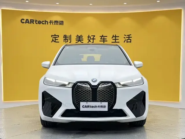 BMW iX M60 — Фото автомобиля 3