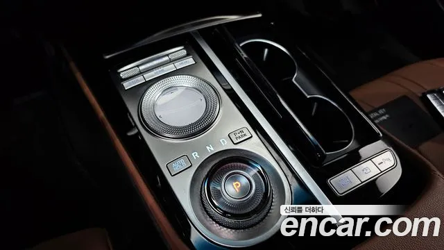 Genesis G80 Бензин 2.5 турбо AWD — Фото автомобиля 9