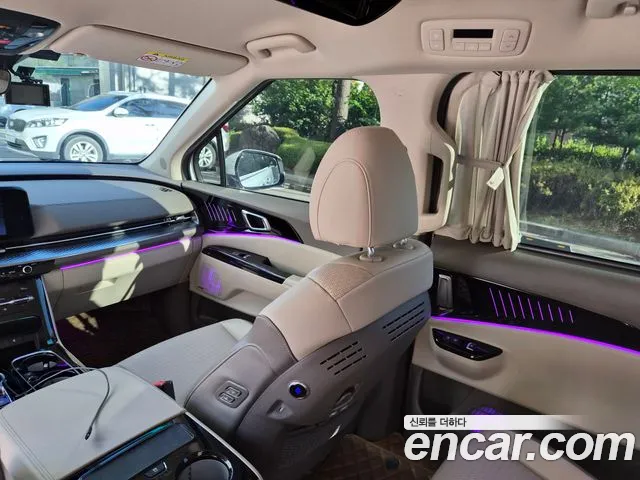 Kia Carnival Generation 4 — Фото автомобиля 11
