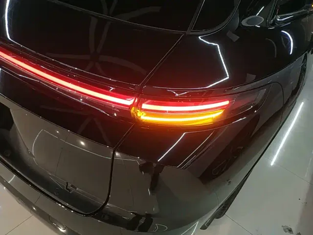Li Auto L7 — Фото автомобиля 7