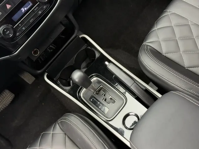 Mitsubishi Outlander — Фото автомобиля 16
