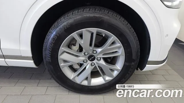 Genesis GV70 — Фото автомобиля 6
