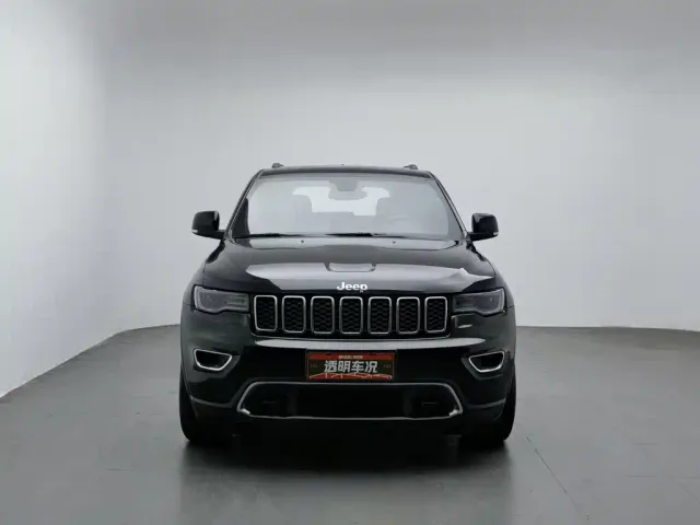 Jeep Grand Cherokee — Фото автомобиля 3