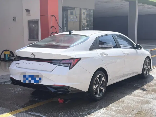 Hyundai Elantra — Фото автомобиля 4