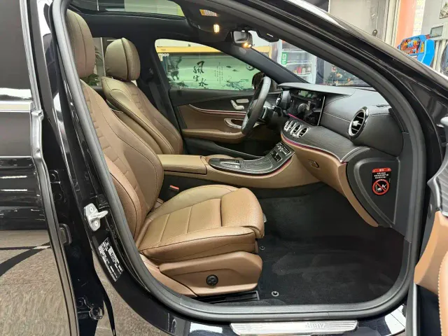 Mercedes-Benz E-Class — Фото автомобиля 12