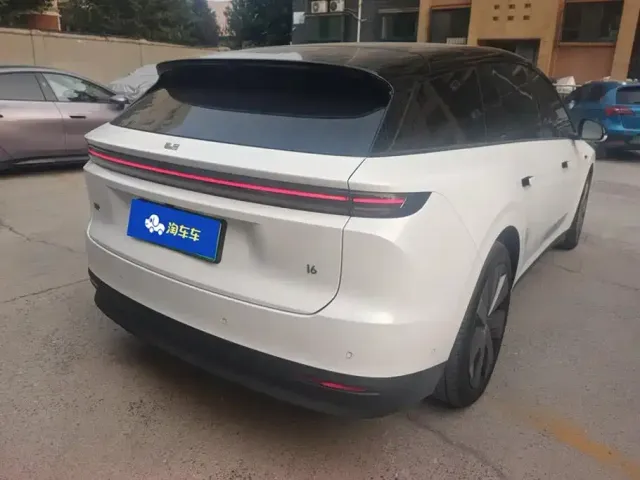 Li Auto Li Auto i6 2025 4WD Base Model — Фото автомобиля 3