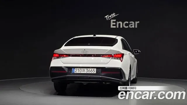 Hyundai Avante CN7 — Фото автомобиля 3