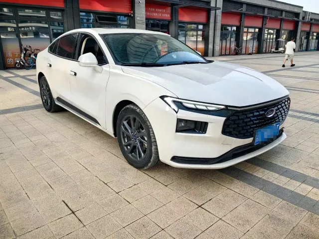 Ford Mondeo 2025 1.5T EcoBoost Luxury — Фото автомобиля 3