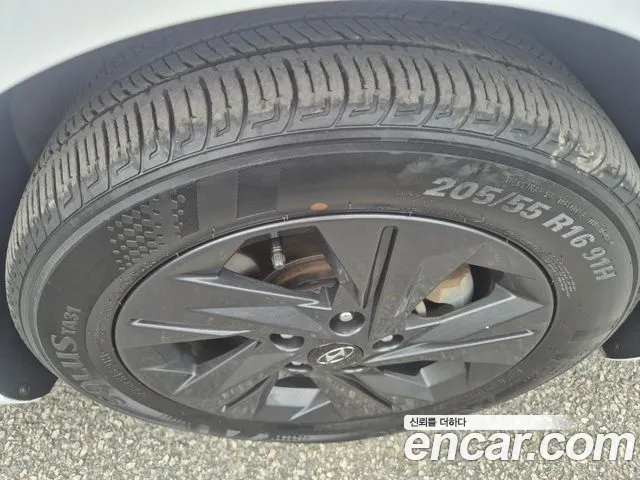 Hyundai Avante CN7 — Фото автомобиля 15