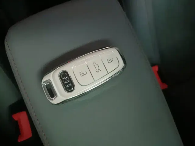 Audi Q5 e-tron — Фото автомобиля 8