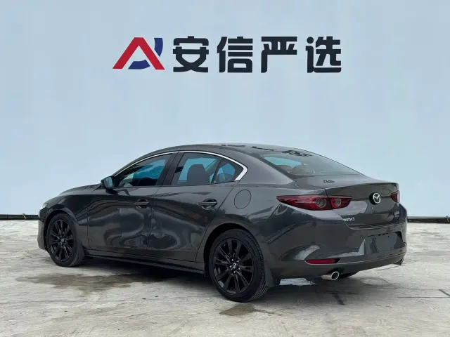 Mazda Axela — Фото автомобиля 6