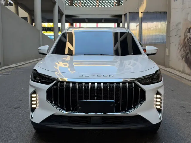 Jetour X70 Plus — Фото автомобиля 2